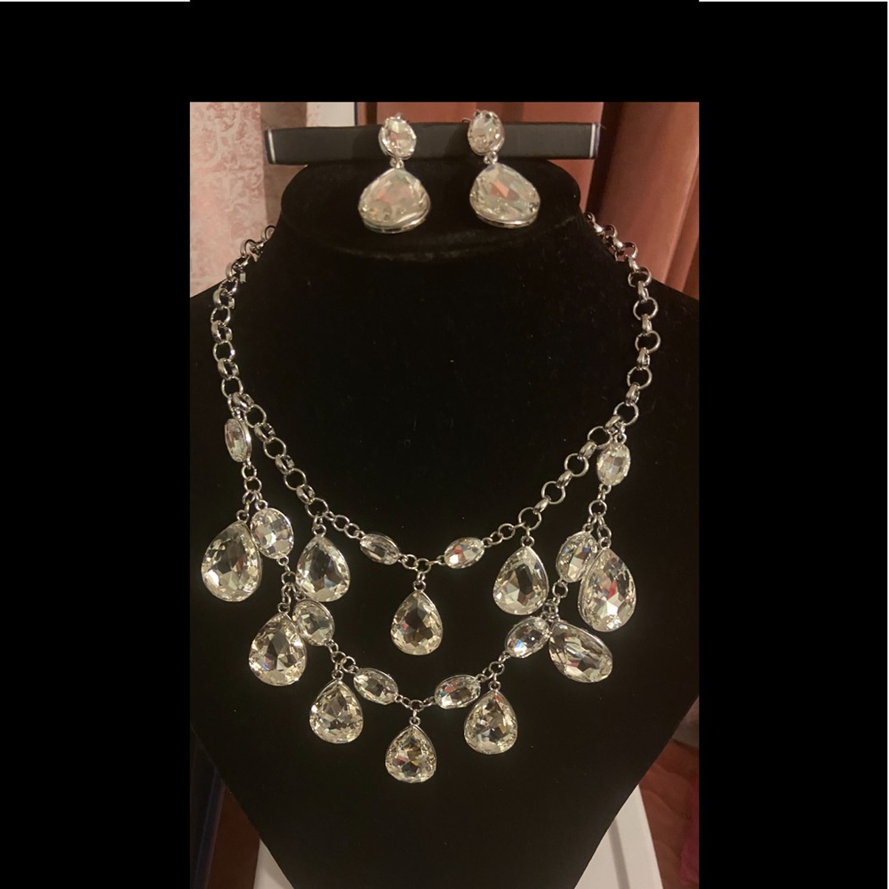 Jewelry necklaces